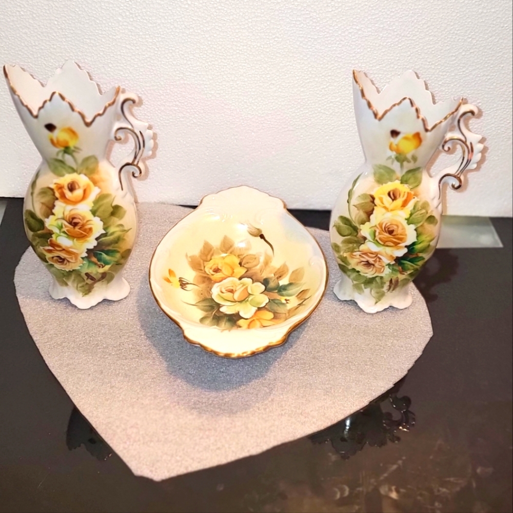 BEAUTIFUL VINTAGE HANDPAINTED CERAMIC FLORAL 8" VASES AND 8 1/2" WIDE BOWL VIN